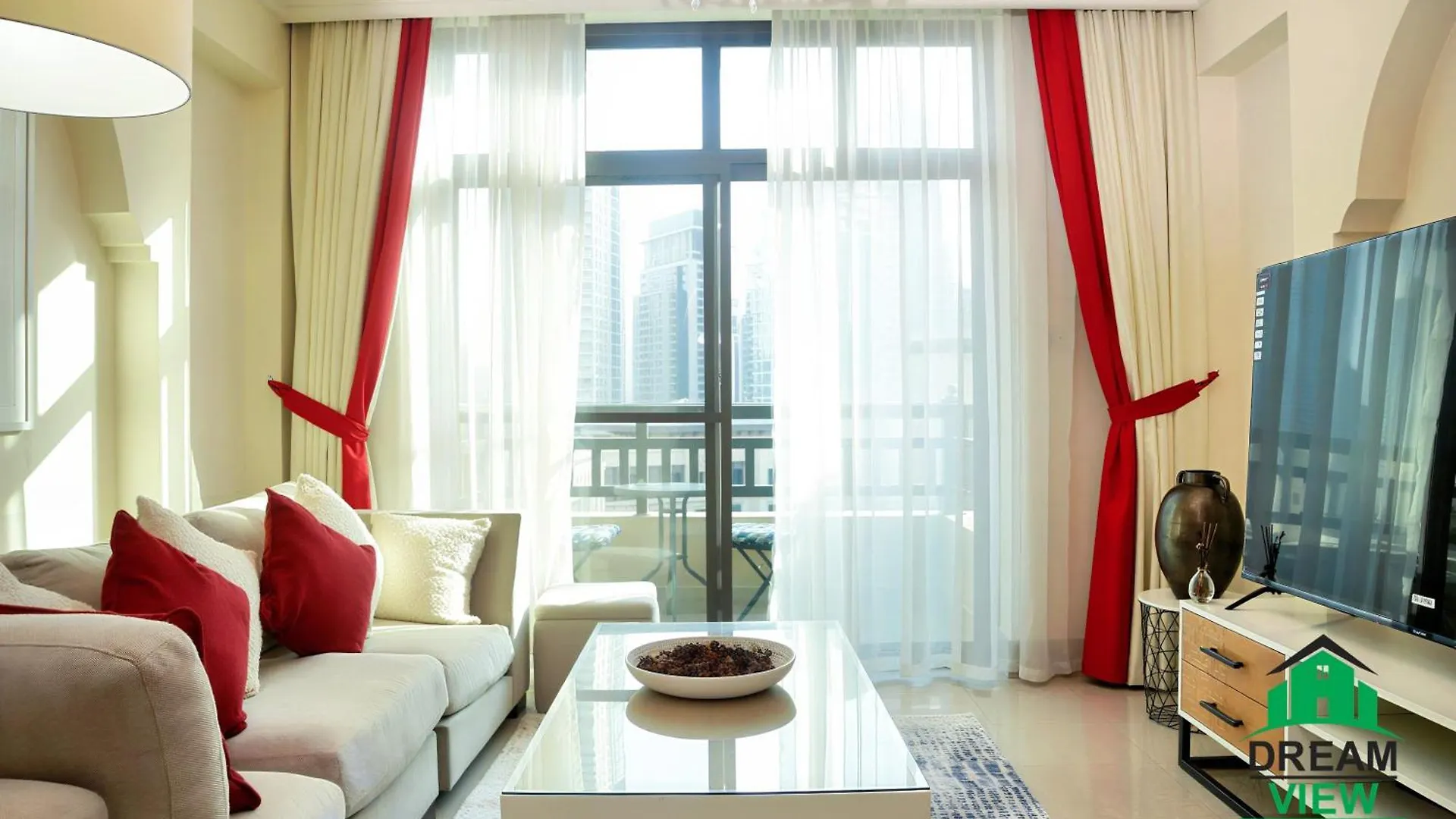Partial Burj Khalifa View From Balcony, One Bedroom And One Maid Room Apartment, Souk Al Bahar, Dream View Holiday 0*, Dubai Forenede Arabiske Emirater